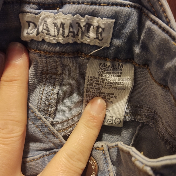 🚨Dynamite women's bib jean shorts size M (T10) - Picture 3 of 3